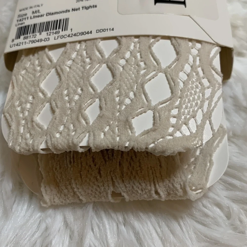 Hue Linear Diamonds Net Tights in Linen